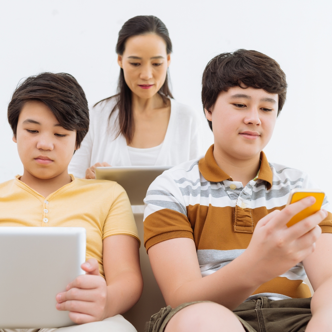 Pembentukan Harga Diri Anak di Tengah Eksposur Media Sosial Orang Tua