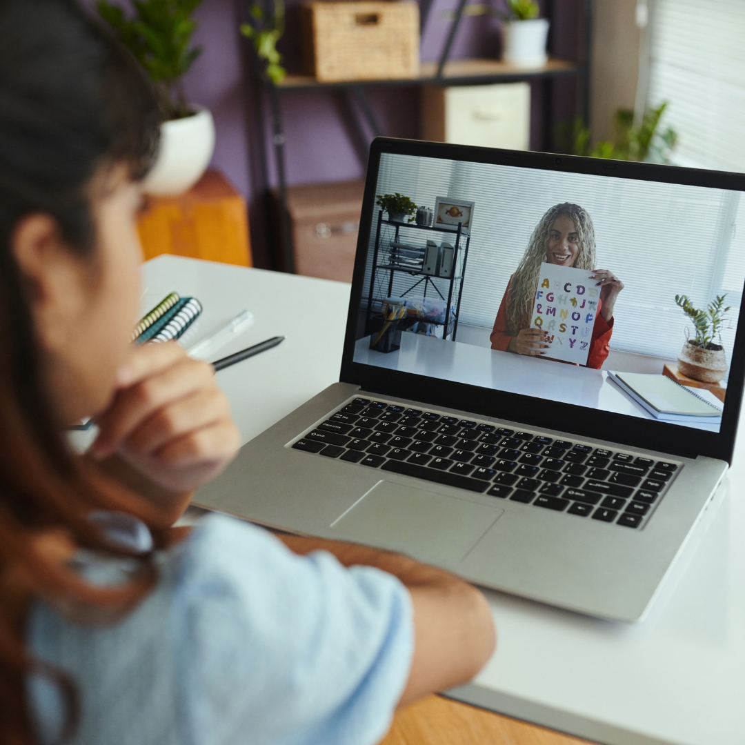 Perkembangan Empati Anak dan Remaja dalam Interaksi Daring